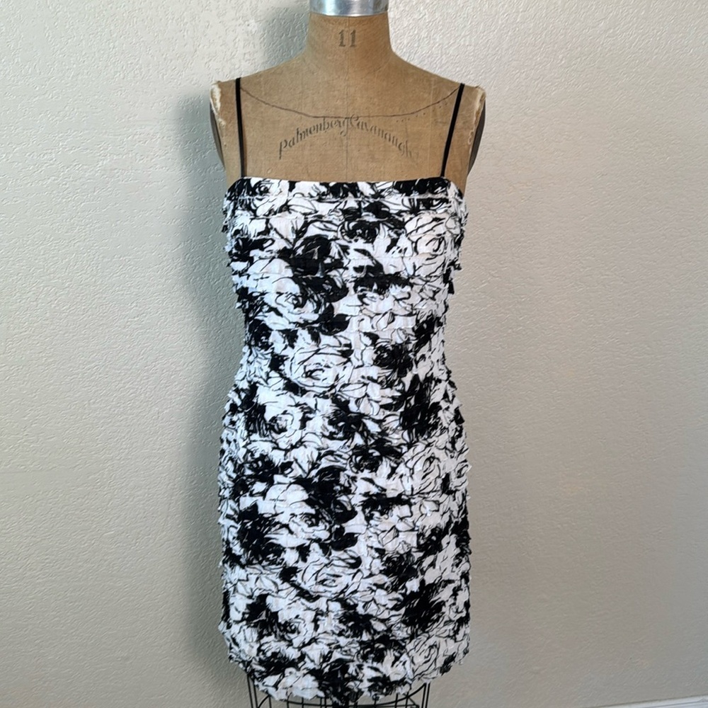 JS Collections Women's Size 10 Black & White Ruffle Dress Lined Spaghetti Straps